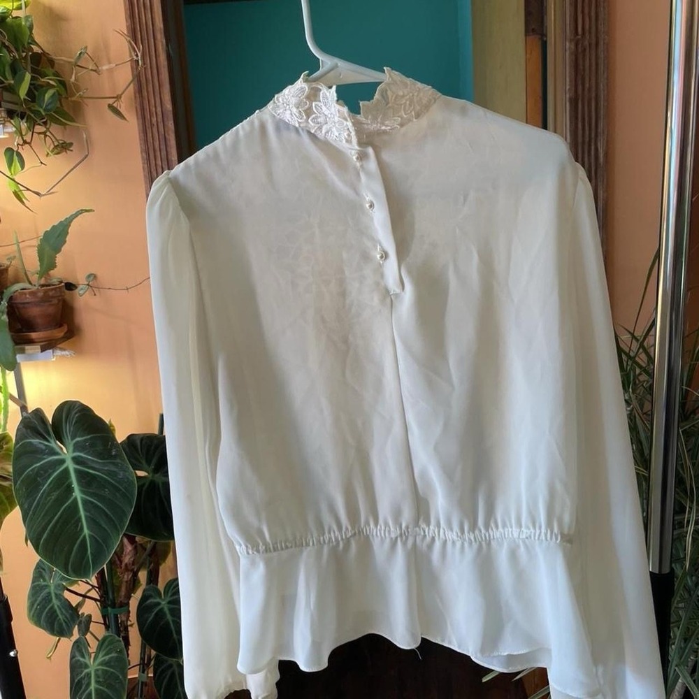Vintage White Lace Embroidered floral Blouse sheer fairy old money - Picture 5 of 5
